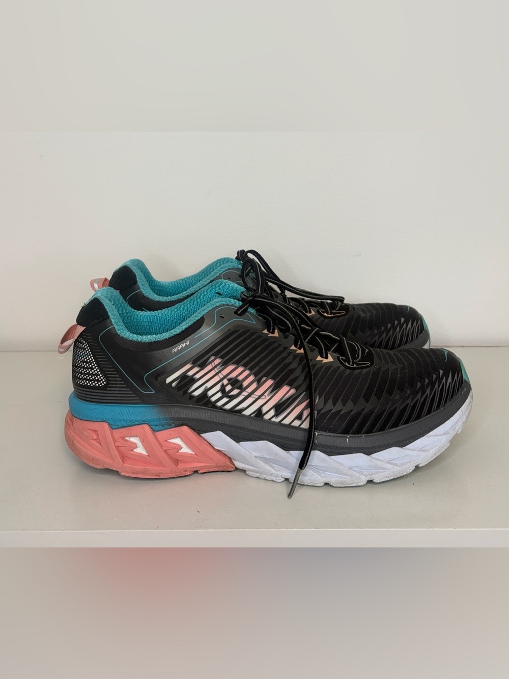 Hoka One One Arahi stability running shoes , sz : 9.5